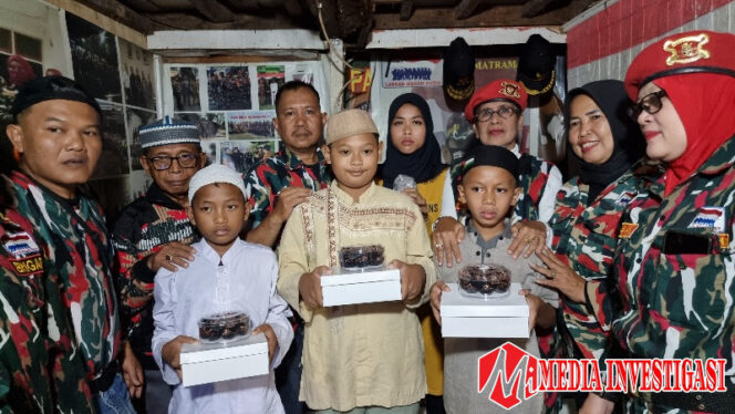 
					Laskar Merah Putih Serahkan SK kepada MAC Matraman, Sekaligus Berikan Manfaat Yatim dan Piatu