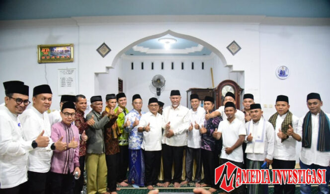 
					Bupati dan Wakil Bupati Padang Pariaman Sambut Kunjungan Safari Ramadan Gubernur di Masjid Arrahman Aur Malintang