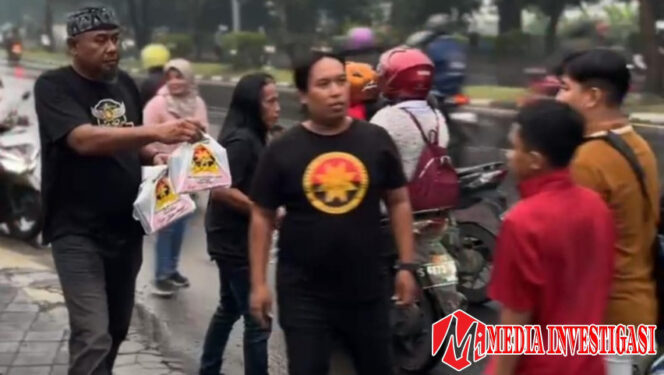 
					Baladewa Indonesia Raya Official Sidoarjo Gelar Aksi Sosial, Bagikan 300 Takjil