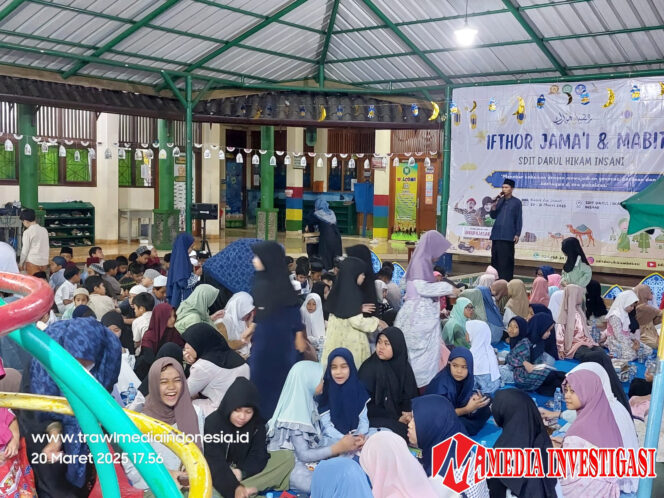 
					Para Orang Tua Murid SDIT Darul Hikam Insani Bekasi ; Anggap Kepala Sekolah Ugal-ugalan Saat Memberhentikan Para Komite 