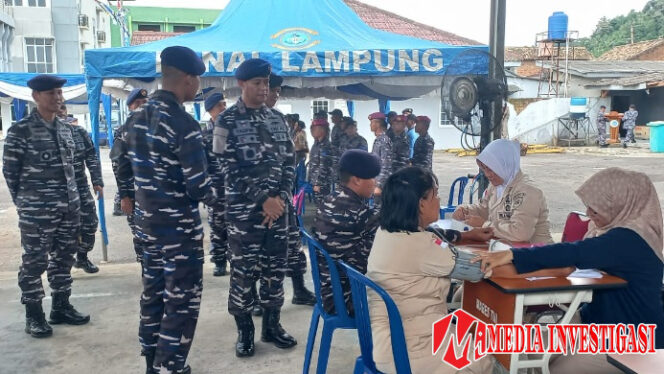 
					Satgas Trisila-25 bersama Lanal Lampung Gelar Bakti Kesehatan dan Bakti Sosial