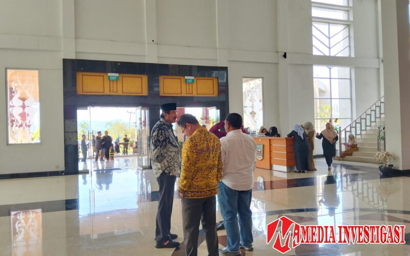 Bupati Dharmasraya Anisa Suci Ramadhani Terlambat ke Rapat Paripurna, Tamu Undangan Terlantar Hingga Hampir Satu Jam