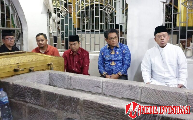 Sambut Kunjungan Menteri ATR/BPN Nusron Wahid, Bupati JKA Sempatkan Ziarah ke Makam Syekh Burhanuddin