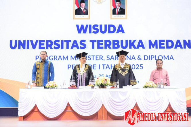 
					UT Medan Gelar Wisuda Perdana 2025
