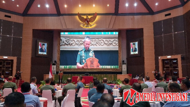 
					Perwira polisi militer TNI mengikuti Rakornis POM TNI di Mabes TNI, Cilangkap. (Dok. MEDIAINVESTIGASI.NET/Shendy Marwan)