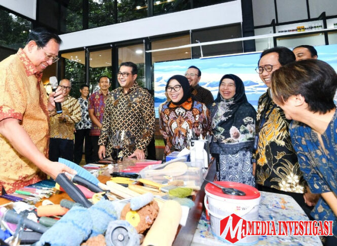 
					SBY Sambut KemenEkraf di Cikeas: Pamerkan 350 Lukisan, Rilis Album Musik hingga Novel Fiksi di 2025
