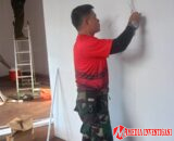 Progres Sasaran 5 Pembangunan Rumah Tipe 36 TMMD 124 Kodim 1710/Mimika Sudah Tahap Pemasangan Instalasi Listrik