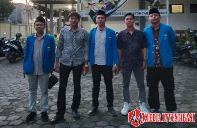 
					(kedua dari kiri) Vidy Fauzan, usai menghadiri rangkaian acara peringatan harlah pengurus PMII AL Musdariyah Kota Cimahi. (Dok. Istimewa)