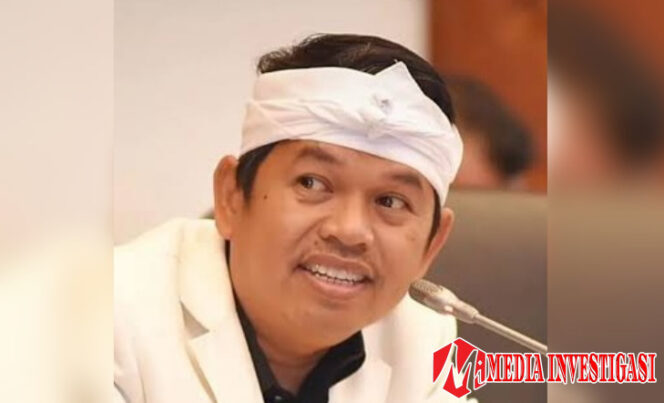 
					Terlalu Dekat dengan Rakyat, Terlalu Jauh dari Elite