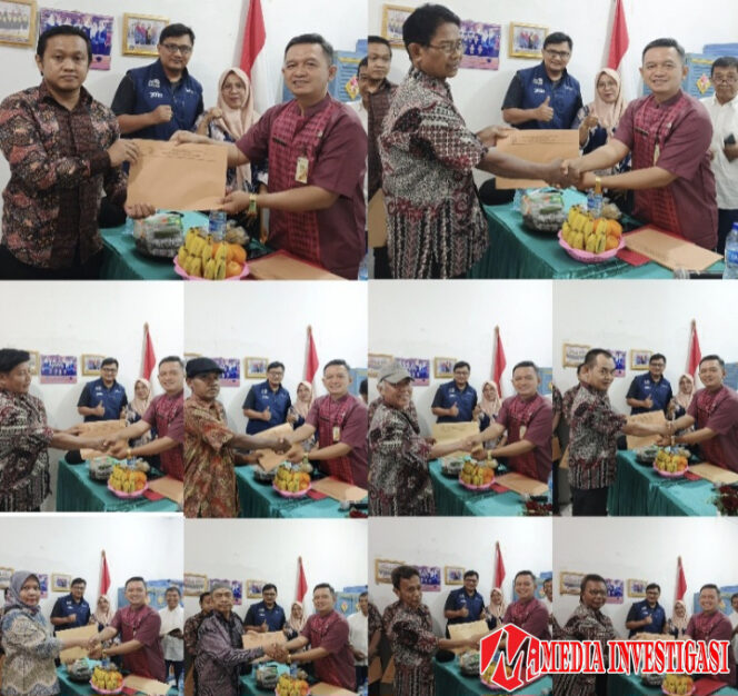 
					Serahkan SK untuk Ketua RT di RW.12, Lurah Pisangan Baru Berikan Nasihat: Tidak Semua Pelayanan Harus Dilayani