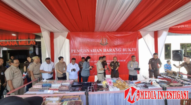 
					Kegiatan pemusnahan barang bukti di Kejaksaan Negeri Jakarta Timur. (Dok. Shendy Marwan)