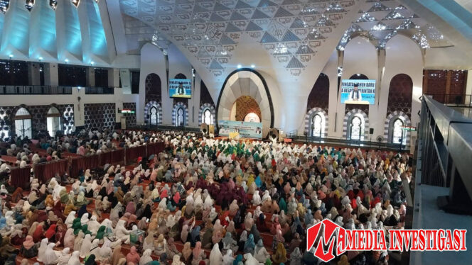 
					Masjid Raya Sumbar Dipenuhi Jemaah, Warga Padang Antusias Sambut Tahun Baru Islam