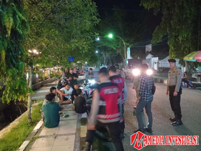 
					*Kepada Masyarakat Dihimbau Lapor Aksi Premanisme Ke Call Center 110 Polres Sibolga*