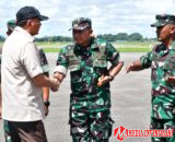 Dandim 1710/Mimika Sambut Kedatangan Menteri Pertahanan dan Menteri Keuangan di Bandara Mozes Kilangin