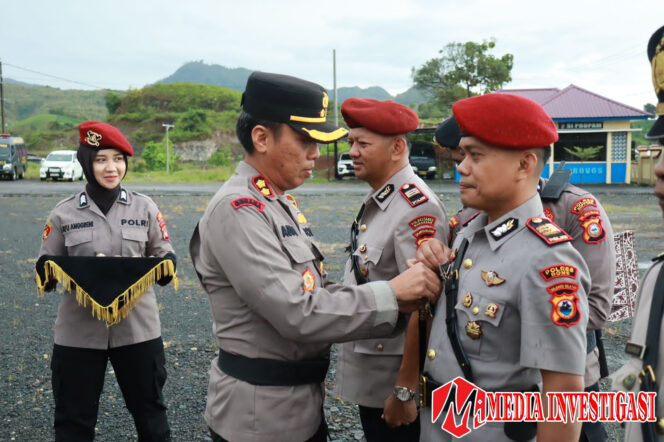 
					Polres Soppeng Gelar Upacara Sertijab dan Kenal Pamit, Simbol Estafet Pengabdian yang Penuh Makna