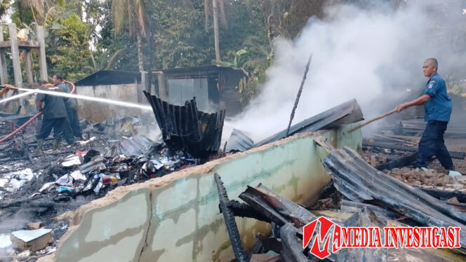 
					Rumah Warga di Sungai Duo Dharmasraya Ludes Terbakar, Diduga Korsleting Listrik
