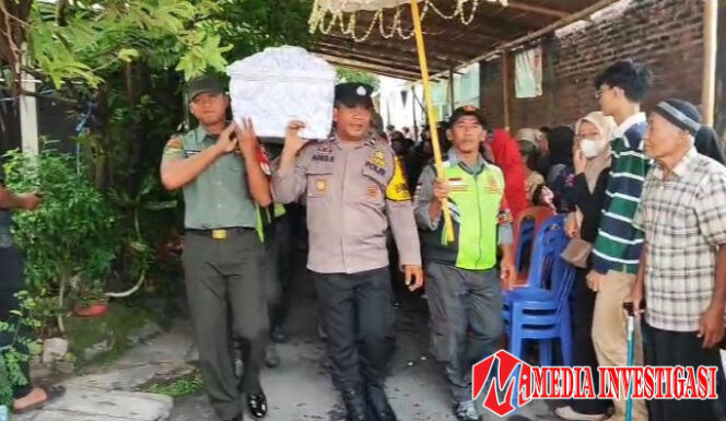 
					Sedihnya Warga, Sedihnya Babinsa: Serda Ichsan Takziah ke Rumah Duka