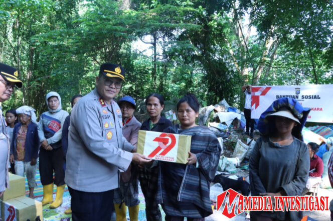 
					Bantuan Sosial Diberikan Kepada Pemulung, Dalam Rangka Hari Bhayangkara Ke-79*