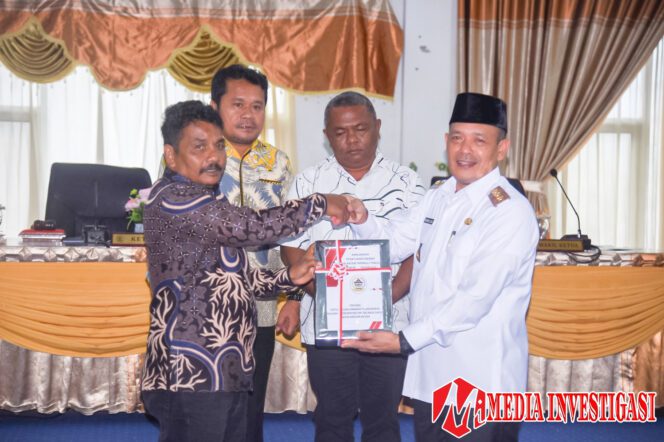 
					Wakil Bupati Tapteng Hadiri Rapat Paripurna DPRD Kabupaten Tapteng Penyampaian Ranperda Pertanggungjawaban APBD Tahun Anggran 2024