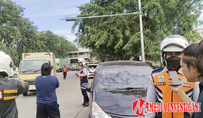 
					Dishub Salah Sasaran, Penghentian Mobil Berujung Senggolan di Jalan