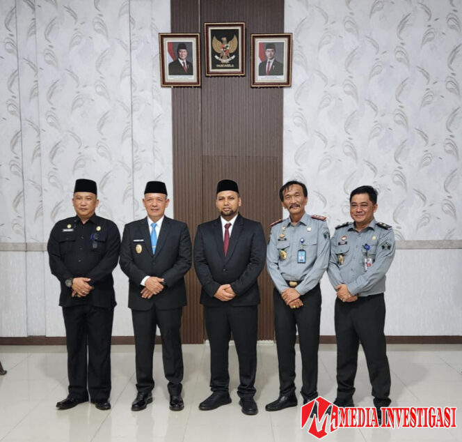 
					Wakil Bupati Tapanuli Tengah Lantik Ali Marwan HSB Menjadi Kepala Bagian Hukum dan Ortala Sekdakab Tapanuli Tengah