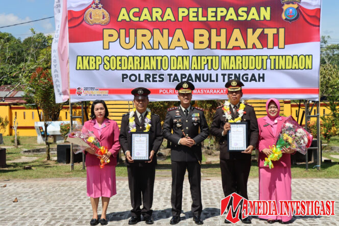 
					Momen Hari Bhayangkara 79, Kapolres Tapteng Lepas Purna Bhakti Waka Polres Tapteng dan 1 Bintara Tinggi