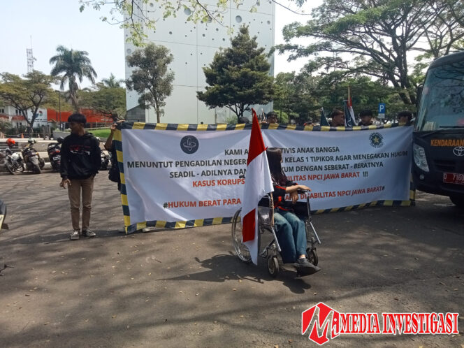 
					Aksi Demonstrasi Aliansi Aktivis Jawa Barat Tuntut Keadilan di Pengadilan Hukum Indonesia