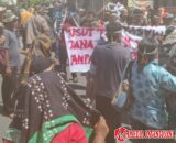 Dinilai Tidak Mampu Sikapi Kinerja Pemkab Tapteng, Ratusan Masa Minta Bupati Copot Kepala Inspektorat