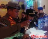 Langsung Tanggapi Laporan Warga , Satpol PP Padang Lakukan Penertiban di Dua Cafe
