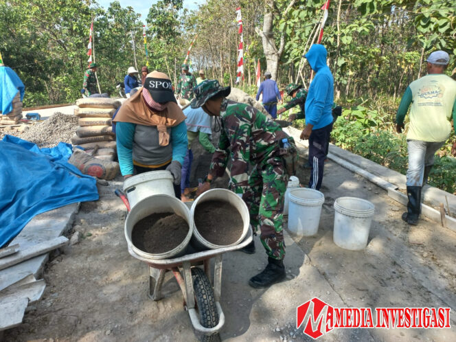 
					Gotong Royong Tanpa Batas: Ibu-Ibu di Sarimulyo Turut Andil Sukseskan TMMD Boyolali