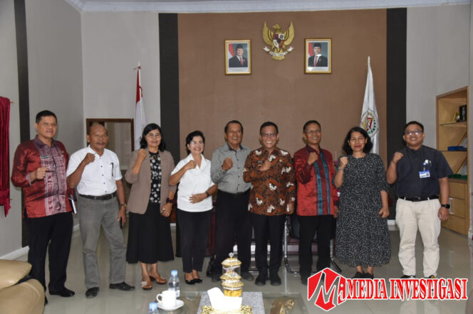 
					Bupati Tapanuli Tengah Terima Kunjungan Praeses HKBP Distrik IX Dan Rehabilitasi Bersumberdaya Masyarakat Hephata HKBP Distrik IX Sibolga-Tapanuli Tengah dan Nias