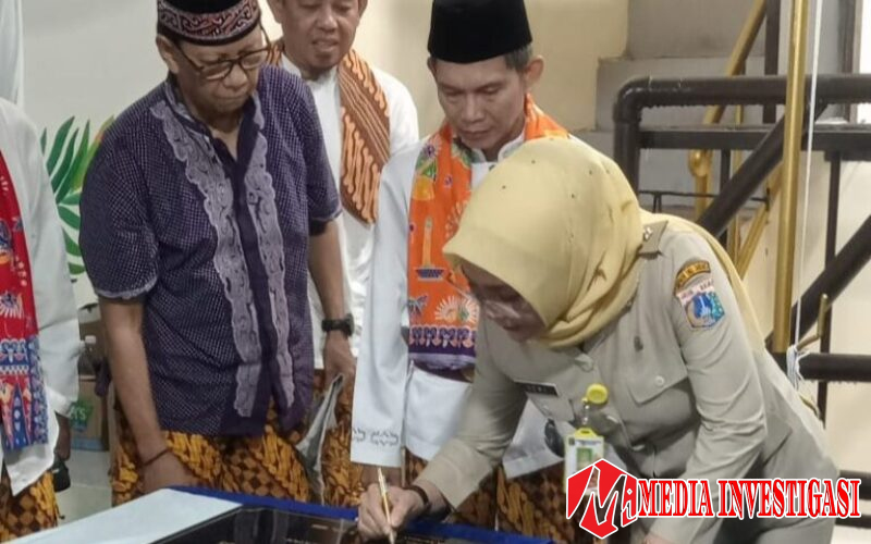 Lurah Gunung Sahari Selatan Resmikan Renovasi Gedung RW 05, Meriah dengan Palang Pintu Betawi