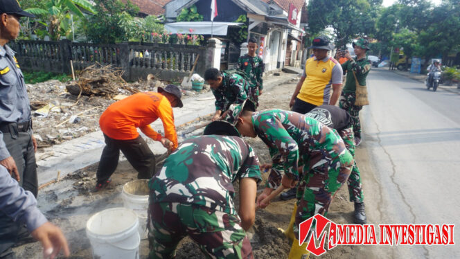 
					Perbaikan Saluran Air Terus Dikebut, Pasiops Satgas TMMD Reguler Ke-125 Kodim 0735/Surakarta Optimis Sasaran Selesai Tepat Waktu