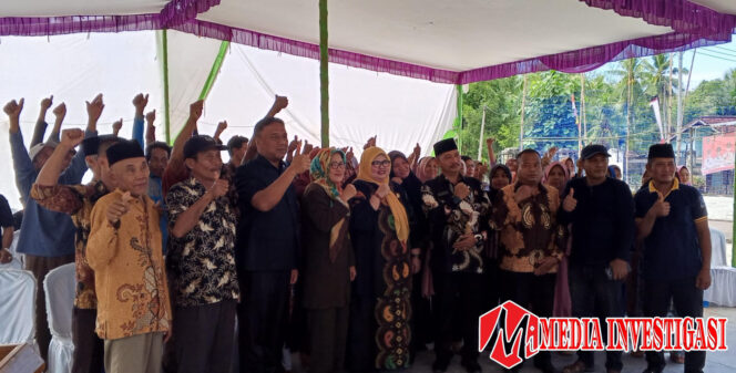 
					Hj.Meilinda Reses masa sidang III didesa pengandonan disambut antusias masyarakat