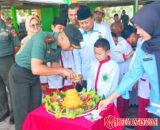 Dandim 0724/Boyolali Bagikan Makanan Bergizi di MI Karanglo, Dukung Program Presiden Prabowo