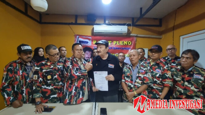 
					Penyerahan mandat dari MTDP ke H. Agus Salim. (Dok. istimewa)