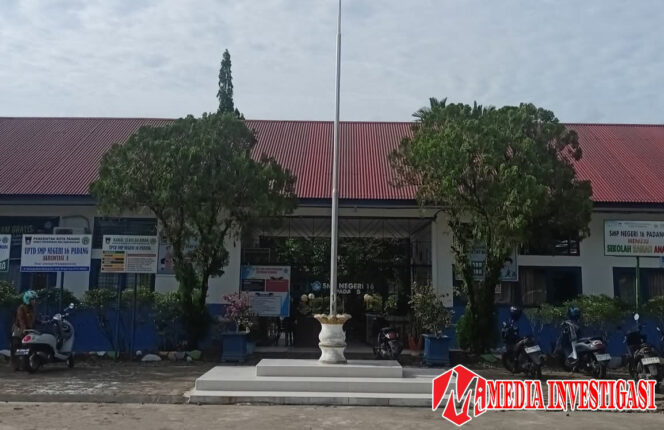 
					Siswi SMPN 16 Padang Raih Prestasi di Ajang Nasional, Harumkan Nama Sekolah dan Kota