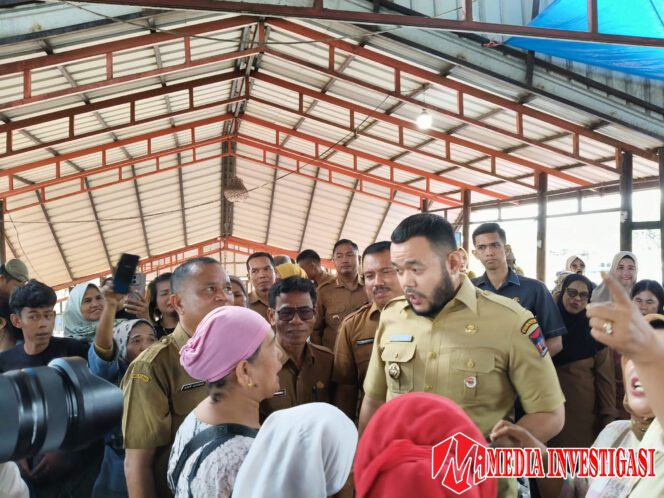 
					Wako Fadly Amran Dampingi Mentan Berkunjung ke Pasar Lubuk Buaya, Pedagang Sampaikan Harapan