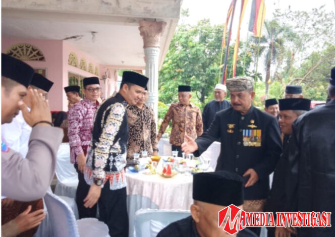 
					Wabup Rahmat Hidayat Hadiri Prosesi Guntiang Siriah Pemberian Gelar Adat Suku Panyalai