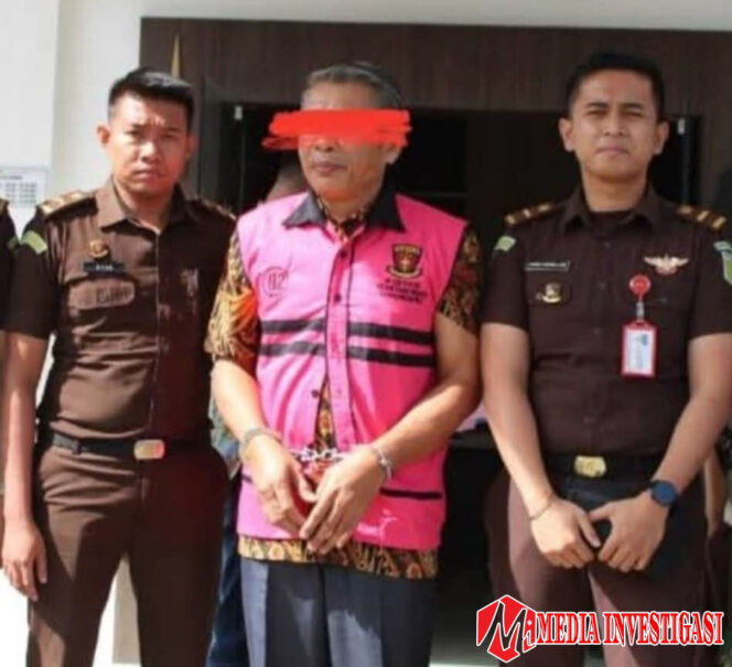 
					Tersangka Kasus Dugaan Korupsi Kini FZ Mantan Kadis Pariwisata Nias Utara Di Tahan