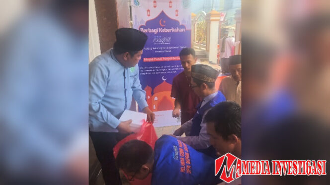 
					Jumat berkah oleh BKPRMI DKI Jakarta. (Dok. Media Investigasi/ Shendy Marwan)