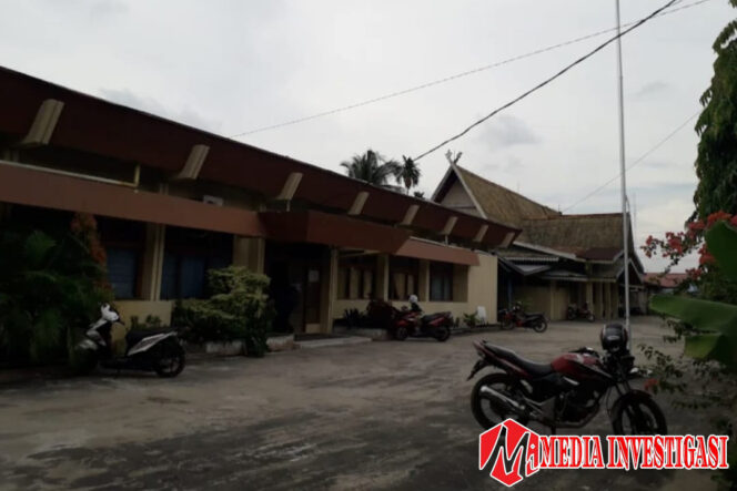 
					Potret dunia pendidikan dasar di Kabupaten Indragiri Hilir (Inhil), Riau, tampak memprihatinkan