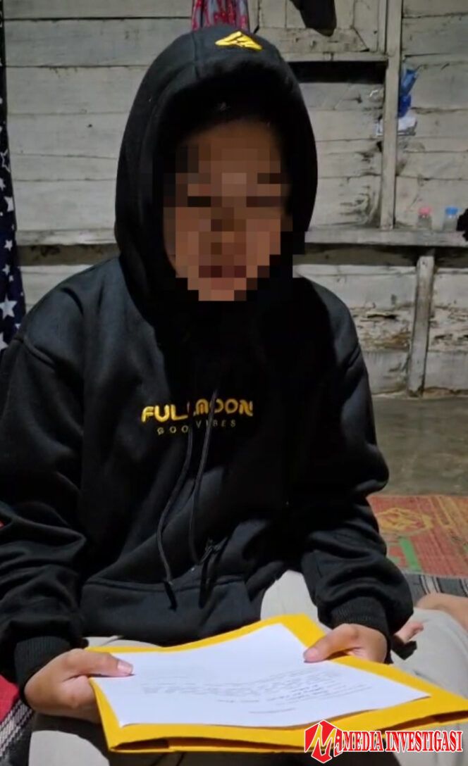 
					Gambar: Diduga Korban Pelecehan di Rumah Dinas Bupati Dharmasraya, S dalam video membaca teks (Dok. Istimewa)