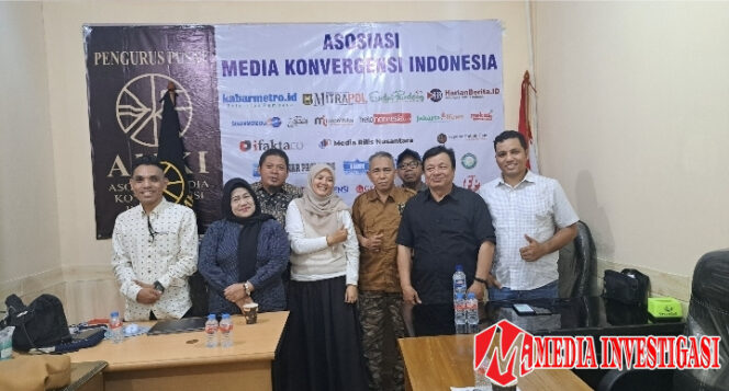 
					Rapat perdana Asosiasi Media Konvergensi Indonesia (AMKI) DKI Jakarta di Kantor DPP AMKI, Plaza KAHA, Tebet. (Dok. AMKI DKI Jakarta)