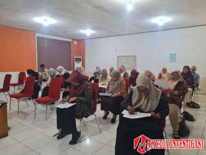 
					Padang Sedang Mencari Arsiparis Teladan