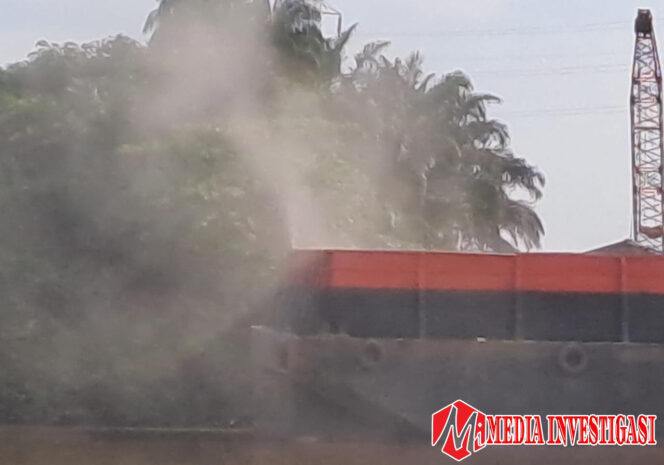 
					Aktivitas Blasting di Atas Sungai Kapuas Diduga Cemari Lingkungan dan Abaikan Keselamatan Kerja