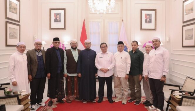 
					Pertemuan panitia Reuni Akbar 212 dengan Gubernur DKI Pramono Anung. (Dok. Media Investigasi)