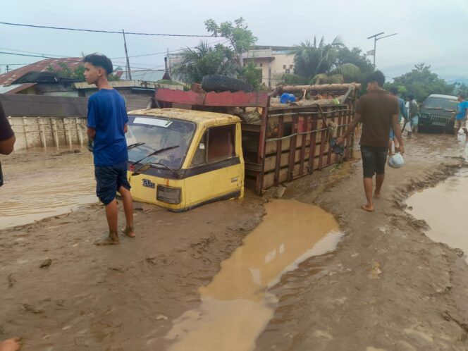 
					Banjir Besar Lumpuhkan Pidie Jaya, Warga Terjebak Tanpa Logistik Dua Hari