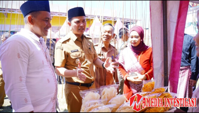 
					Festival Anak Nagari Kampuang Galapuang Ulakan Baralek Gadang Resmi Dibuka, Wabup Tegaskan Pentingnya Melestarikan Adat dan Budaya Minangkabau