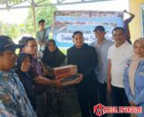 DPRD Dharmasraya Serahkan Bantuan untuk Korban Banjir Padang: Wujud Solidaritas dan Kepedulian Antar Daerah